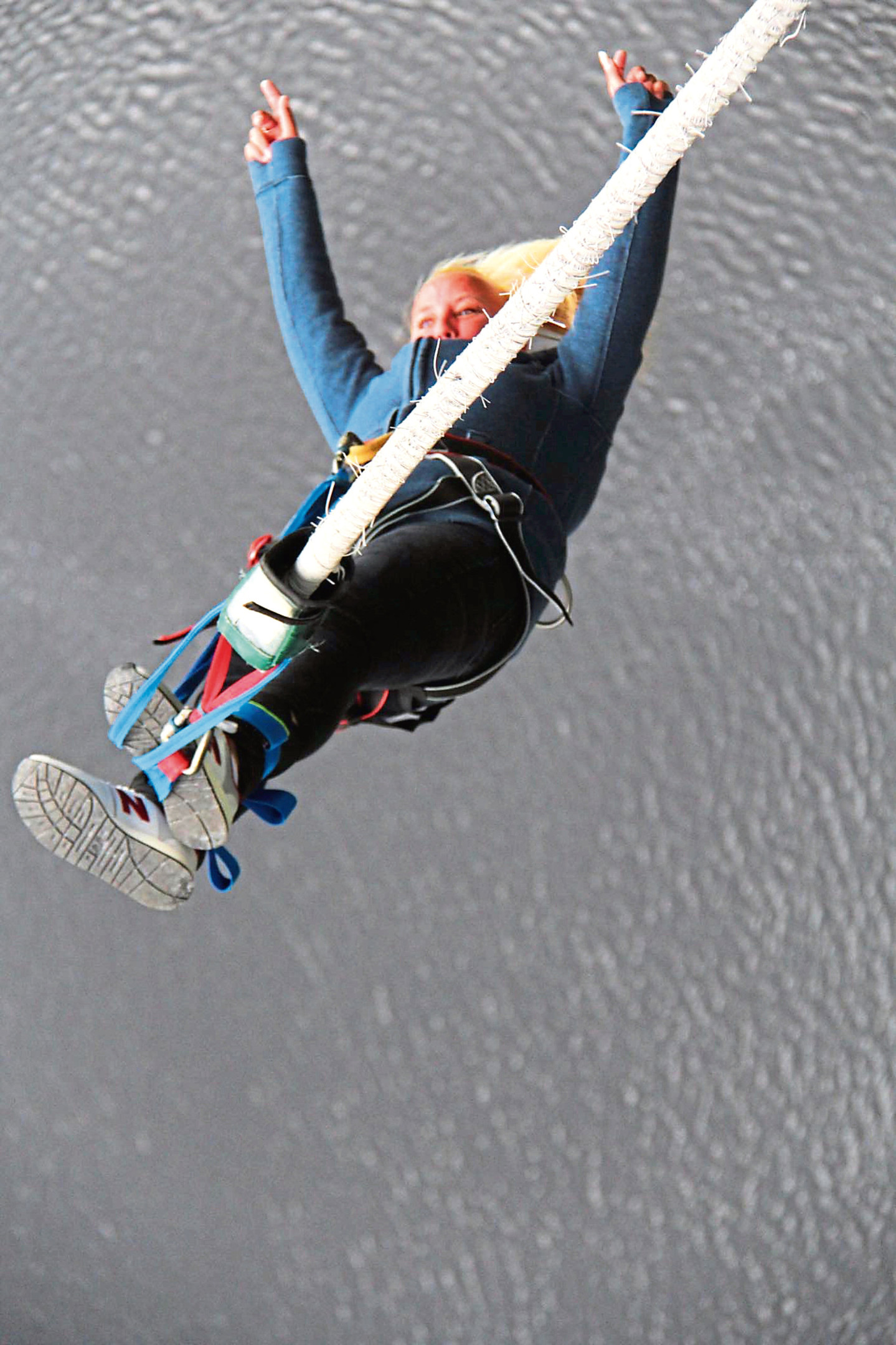 Mum of Dundee man who died suddenly does bungee jump in memory of son Evening Telegraph
