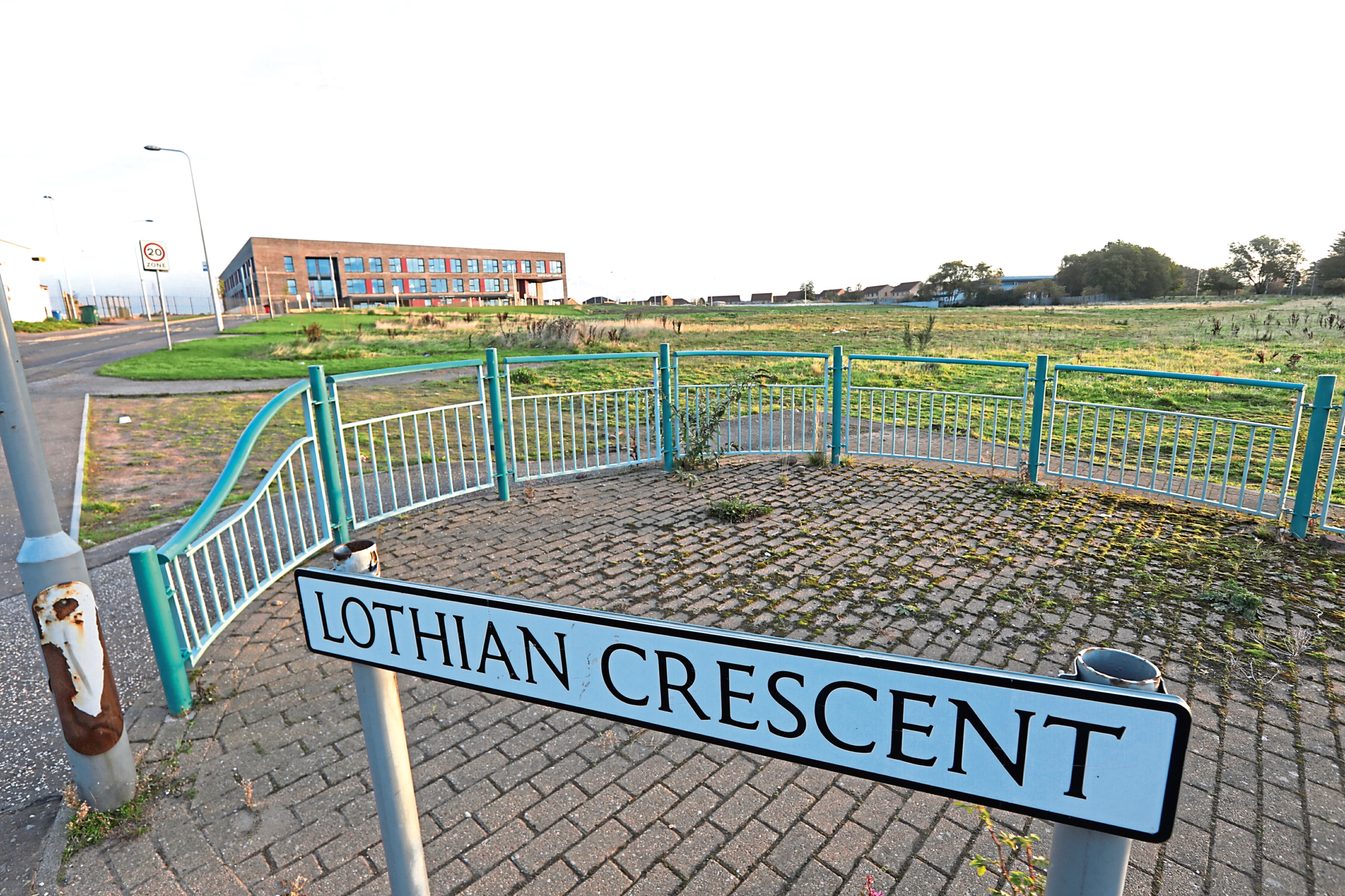 Dundee residents left without water after mains pipe bursts Evening