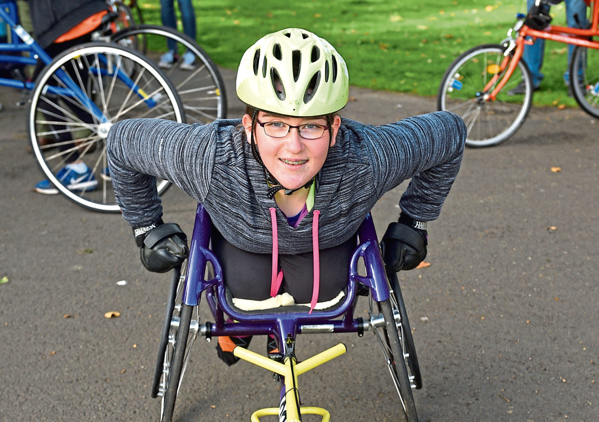 Teen with spina bifida excels in the wheelchair AND swimming pool ...