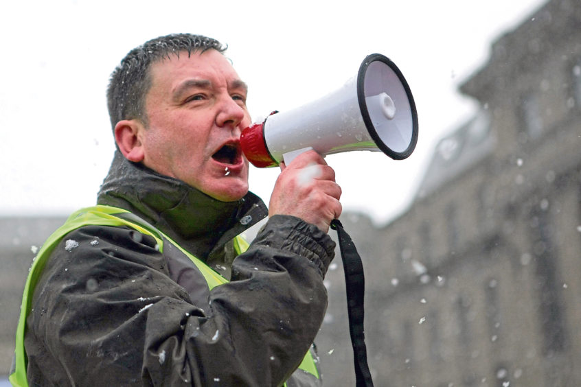 Strike threat over Dundee council�s plan to remove �entitlement� to