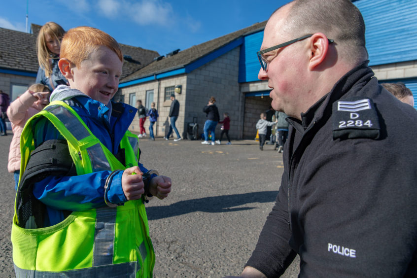 PICTURES Kids and adults celebrate 30th anniversary of Dundee police