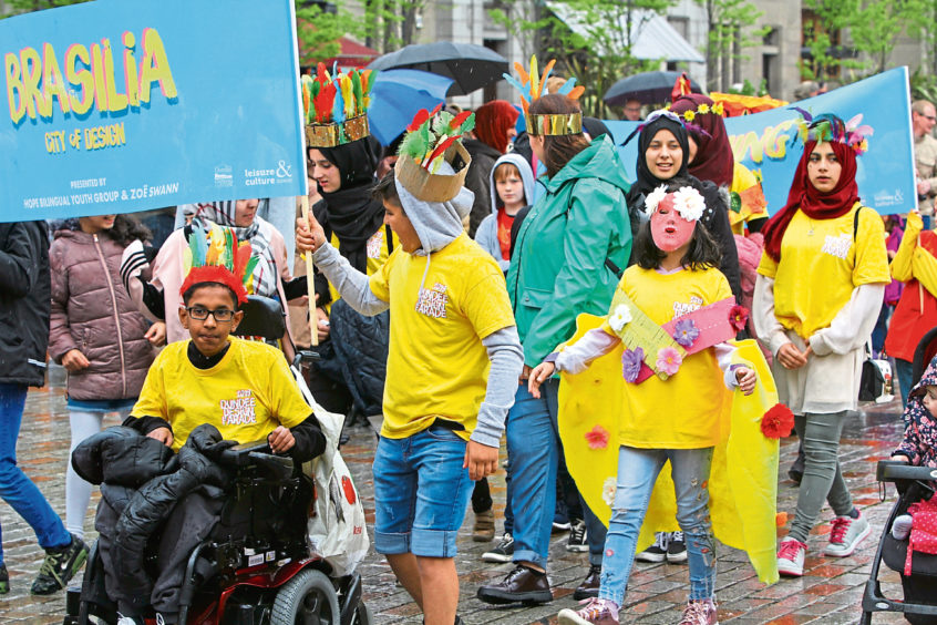 PICTURES Hundreds turn out to enjoy Dundee Design Parade Evening