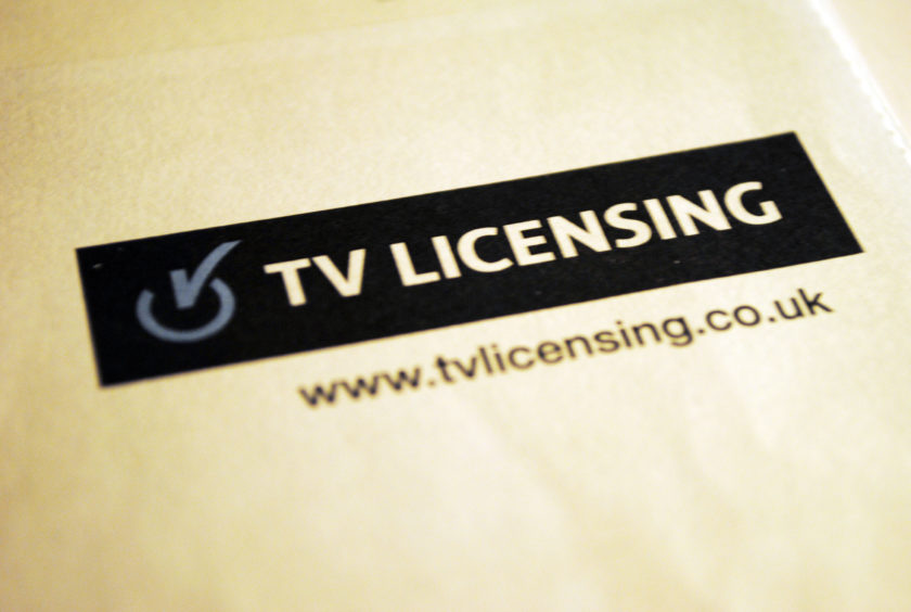 BBC confirms plans to axe free TV licences for over-75s ...