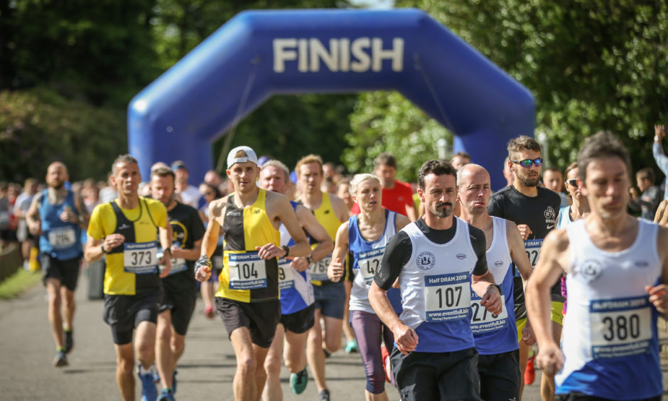 IN PICTURES: Dundee Running Adventure Marathon 2019 (DRAM) - Evening ...