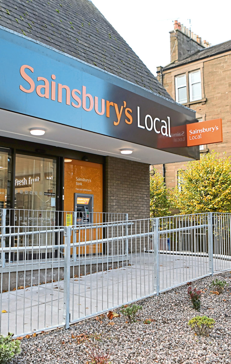 Sainsbury's Local on Perth Road opens its doors to the public Evening