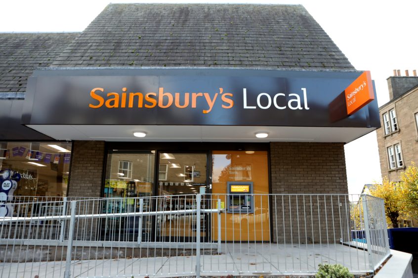 Sainsbury's Local on Perth Road opens its doors to the public Evening
