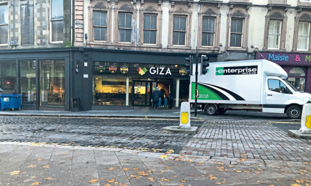 Giza Restaurant has now closed.