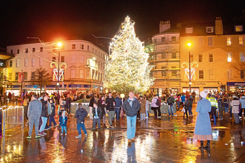 POLL What do you think of the Christmas tree in Dundee's City Square