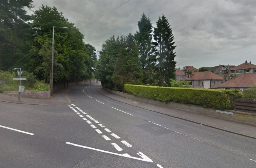 Police called to car crash at busy junction on major