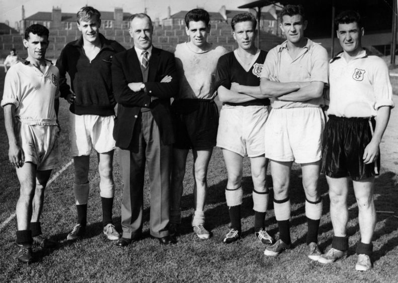 Bob Shankly pictured with Dundee players