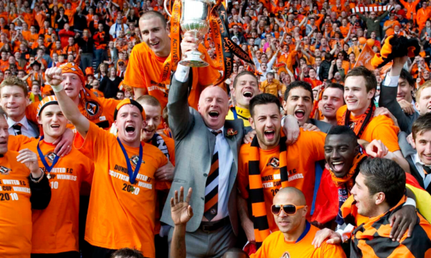Houston and United squad celebrate Scottish Cup triumph