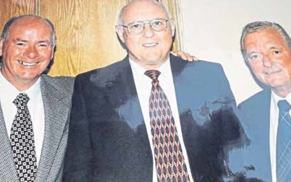 Billy Grier (left) and his brother George alongside Dundee United legend Jim McLean