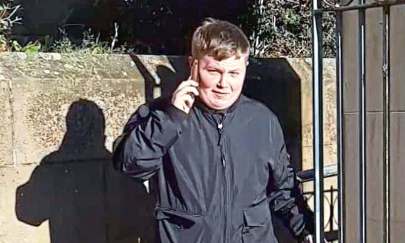 Dundee man Jack Duff avoids jail after performing sex act naked in garden - Vimarsana News