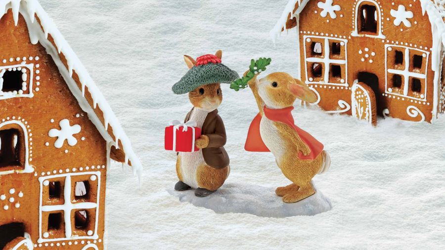 Flopsy & Benjamin Bunny Under the Mistletoe Figurine
