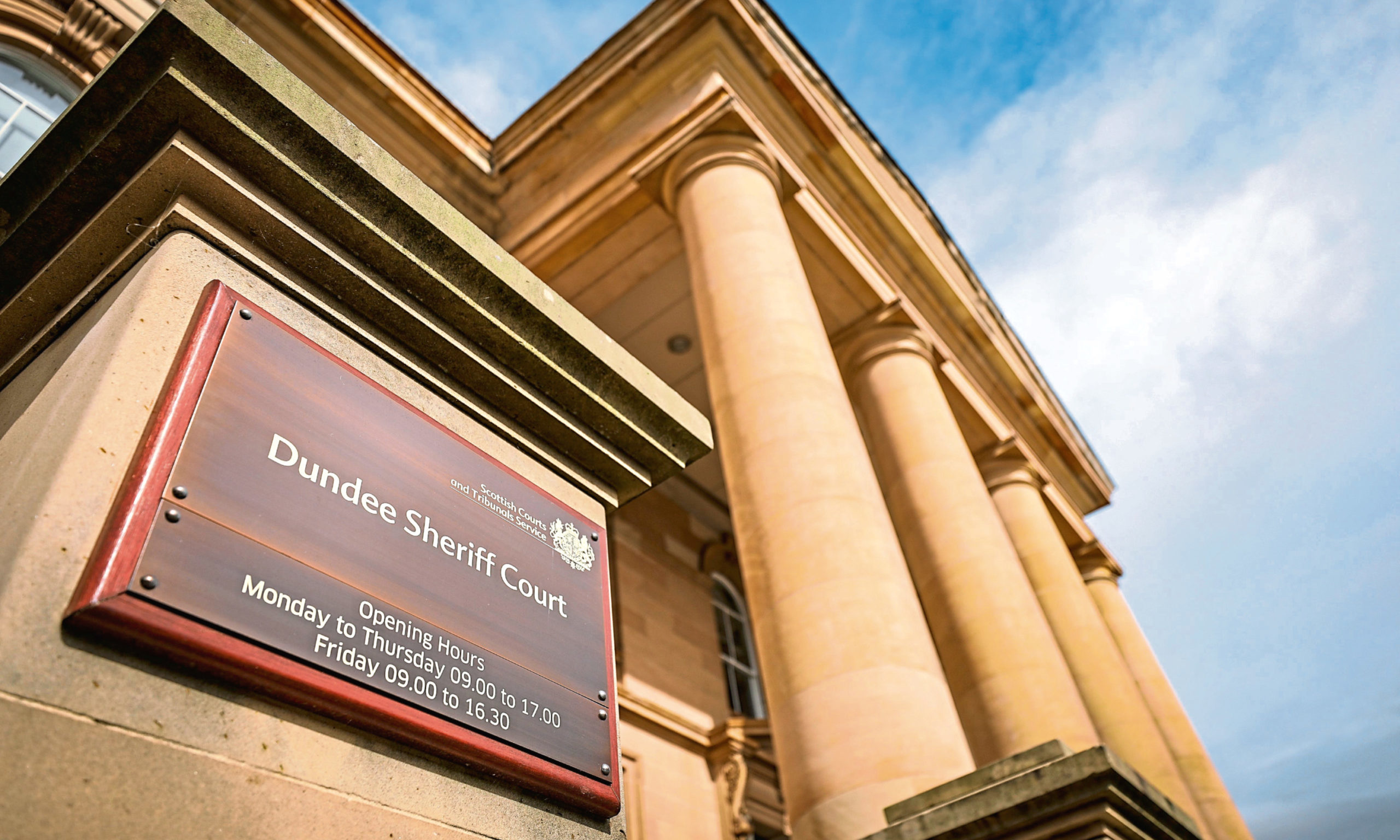 Jamie Locherty of Dundee ended up in court for threatening police officers - Vimarsana News