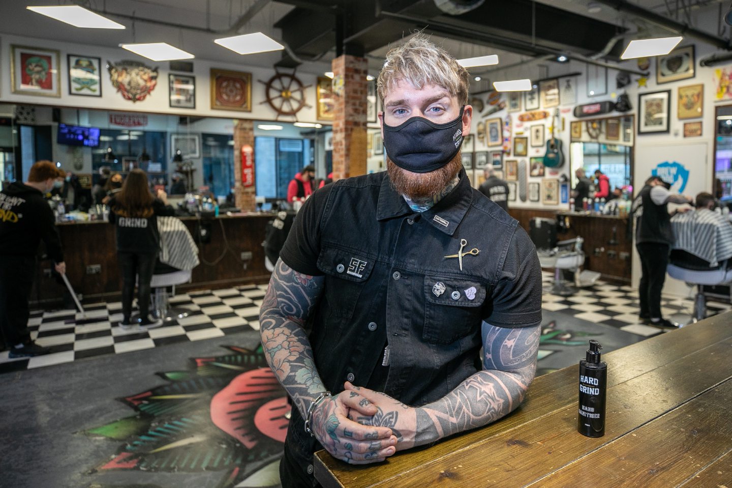 Mad rush for pre-lockdown haircuts in Dundee as barbers booked into night - Vimarsana News