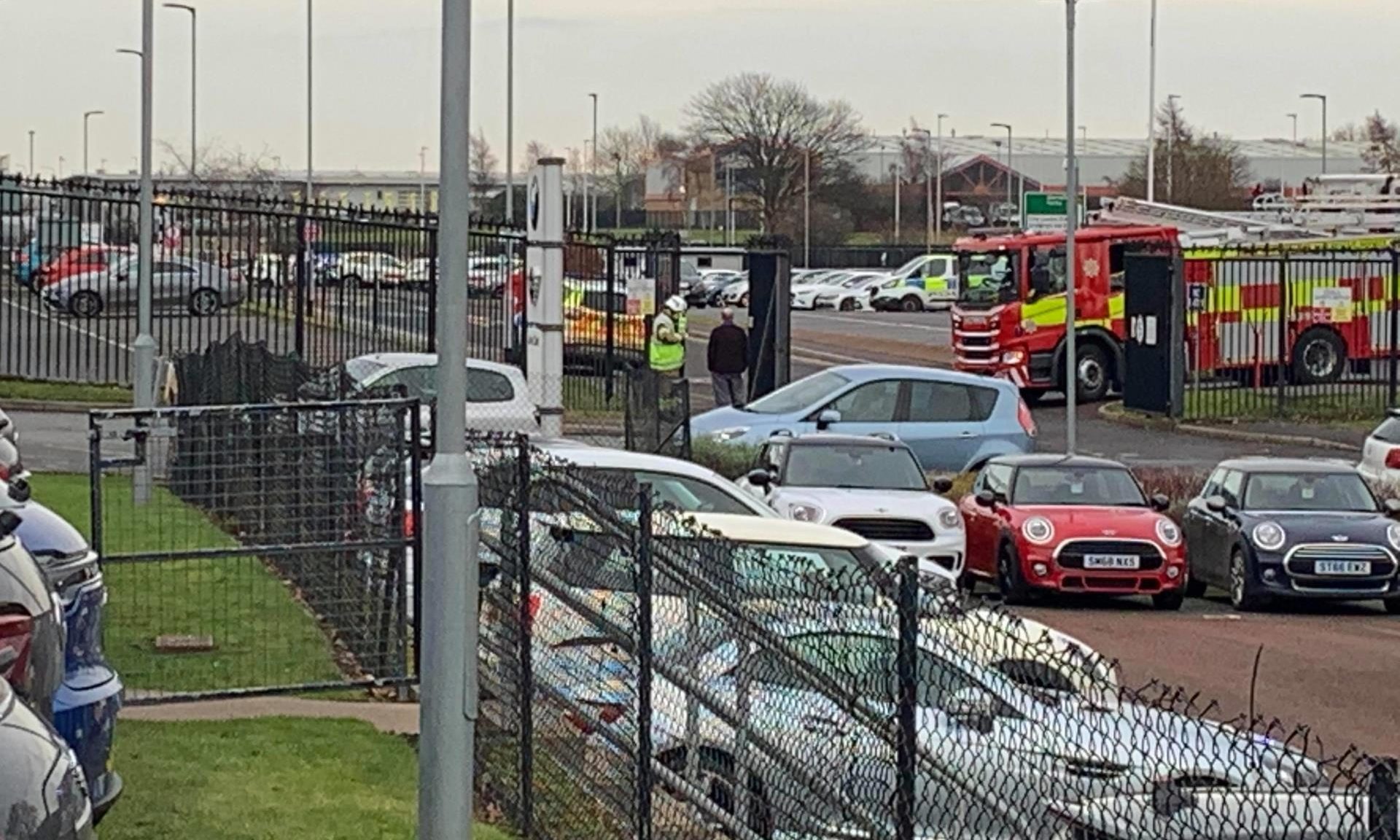 'Gridlock' on Kingsway heading southbound as bomb disposal team block off industrial estate - Vimarsana News