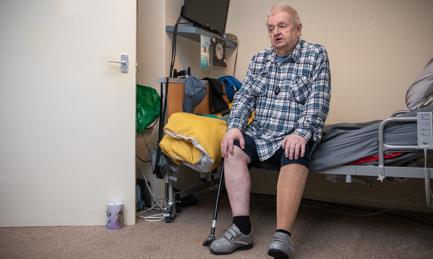 Pensioner left 'frozen' in sheltered housing after heating turned off overnight - Vimarsana News