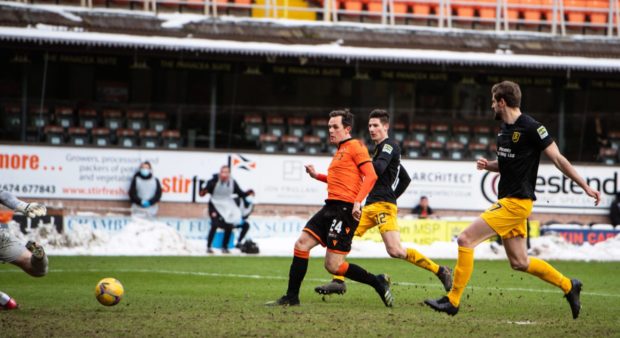 Lawrence Shankland makes it 2-0.