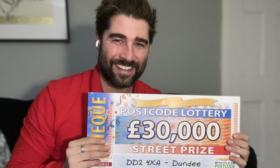 Dundee residents celebrate after £30 000 win in Peoples Postcode Lottery