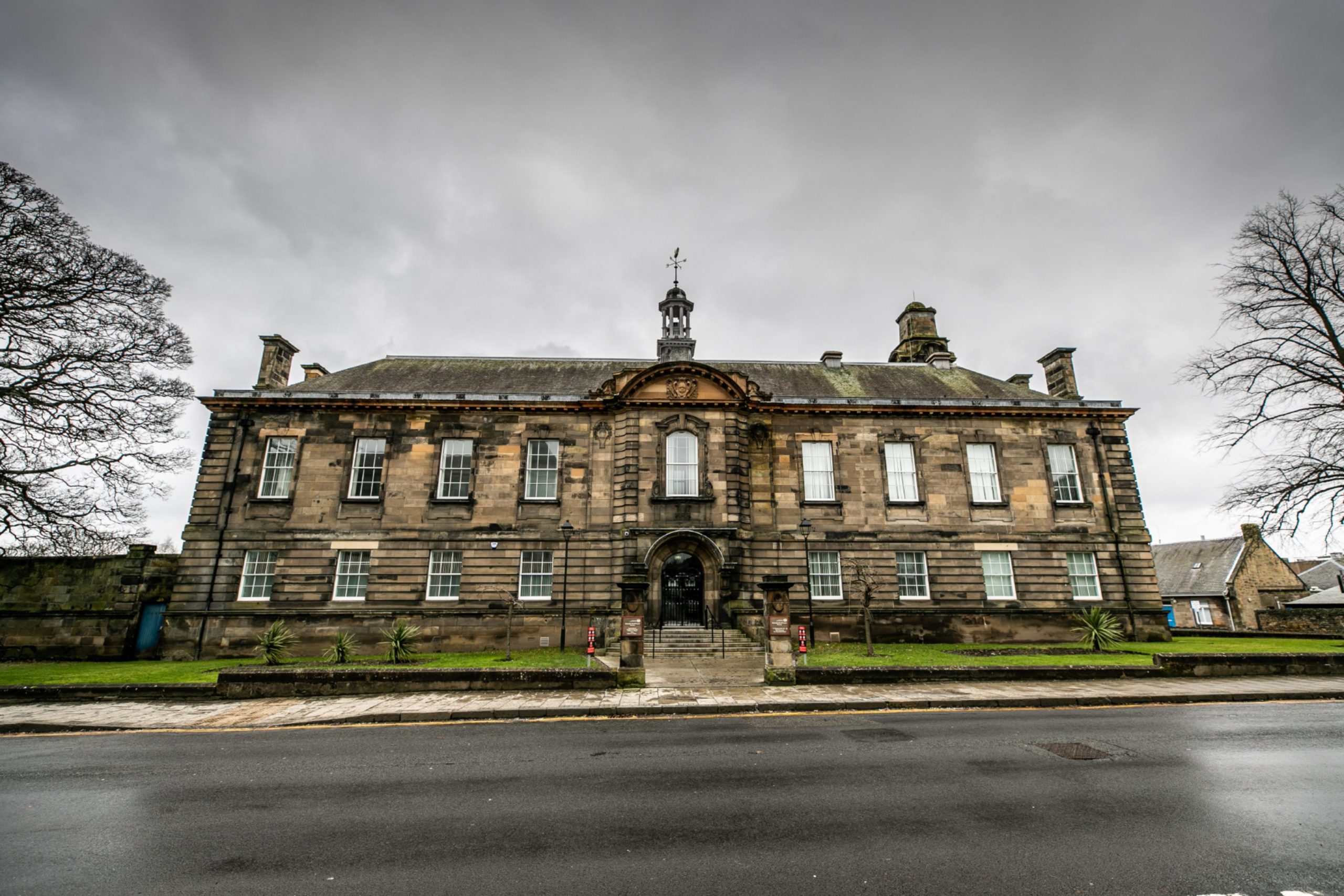 Man denies 'meat cleaver' attack and robbery in Fife - Vimarsana News