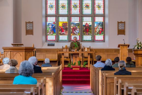 Scenes from Kinnoull Parish Church with Reverend Graham Crawford -- Kinnoull Parish Church, Dundee Road, Perth -- Sunday 28th March 2021 -- Pic credit Steve MacDougall / DCT Media