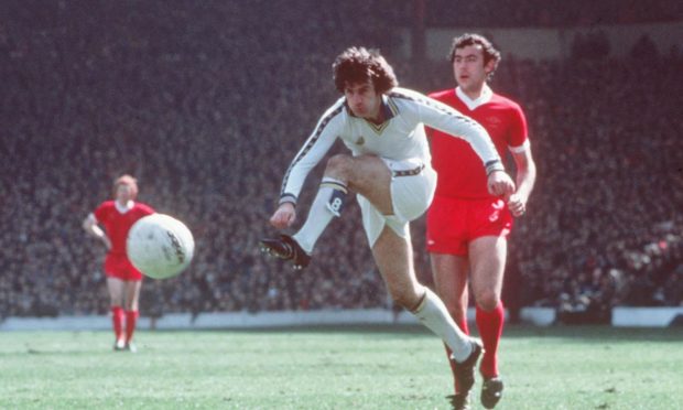 Peter Lorimer has died at the age of 74 and will be remembered as one of the greatest players to have ever come from Dundee.