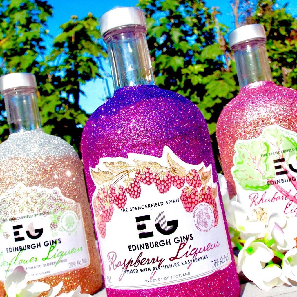 Bottle bling Add a little sparkle to your gin! The Gin Kin