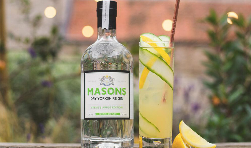 apple gin & elderflower Featured Image for An Apple Gin & Elderflower Cooler is Perfect for Sipping in the Last of the Summer Sunshine