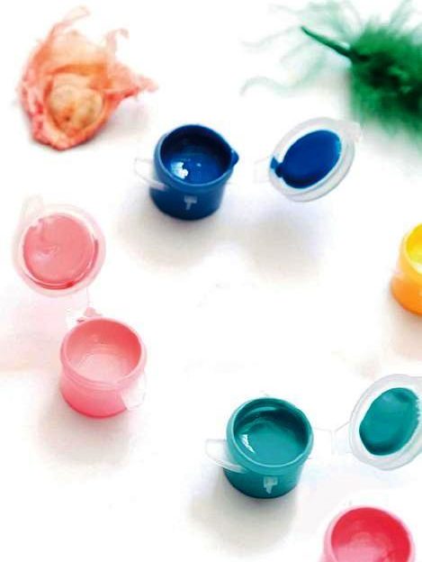 Little paint pots