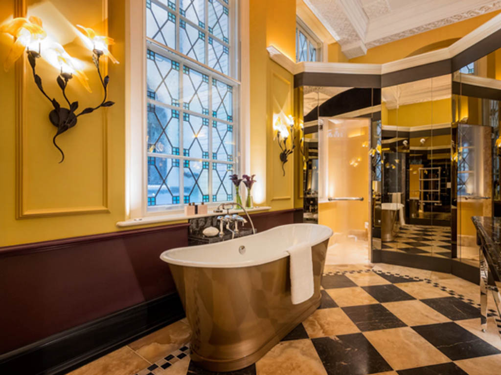 7 Best Hotel Bathrooms You Won't Ever Want to Leave | Inspiralist