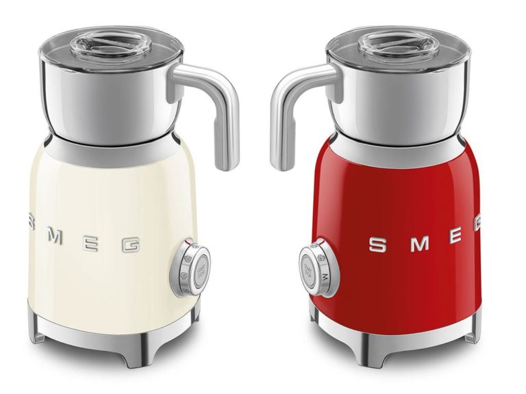 The Smeg Milk Frother Will Help Give You an Instant Winter Warm Up