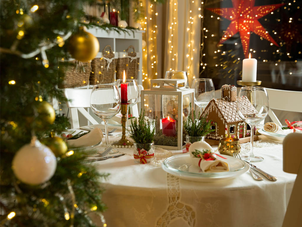 Modern Christmas Table Settings Ideas
