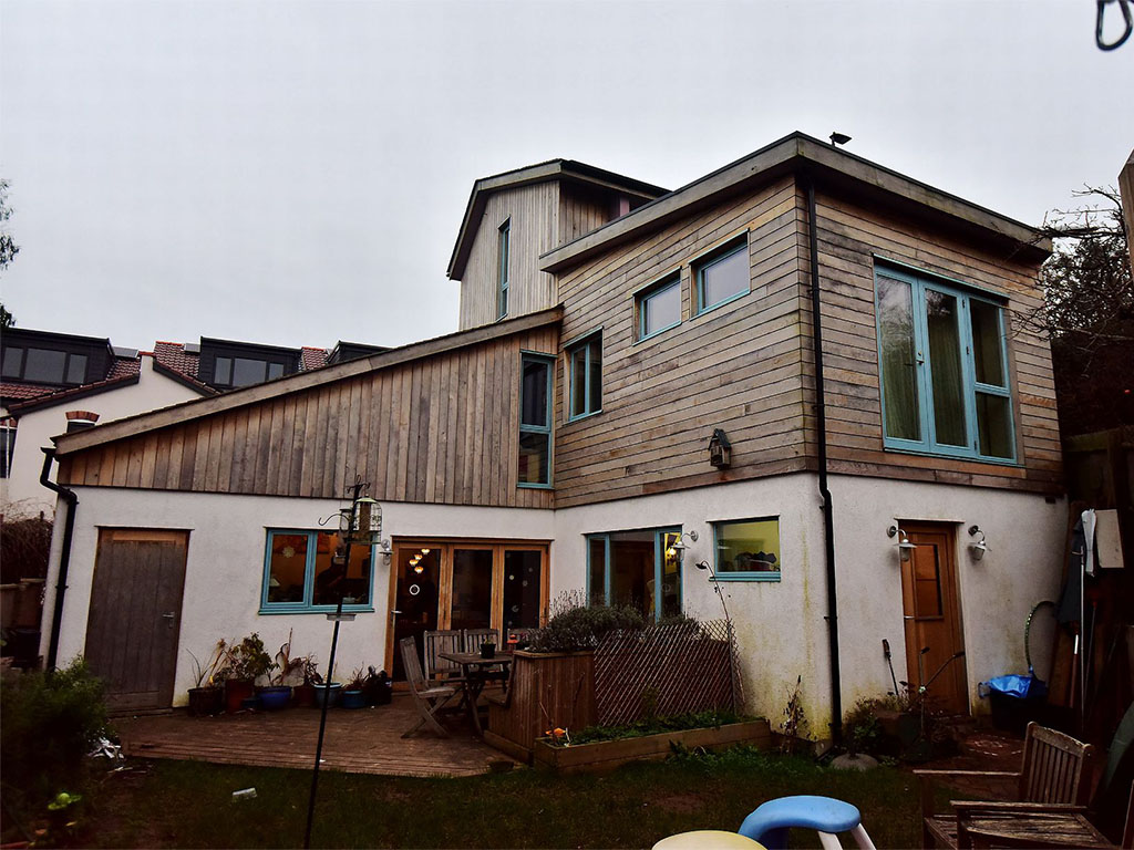 Couple's EcoFriendly House Pays Them £150 a Month Inspiralist