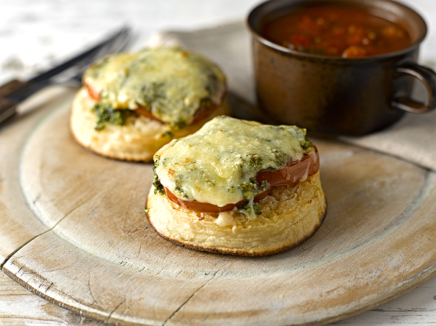 Crumpet with Pesto, Tomato and Cheese topping