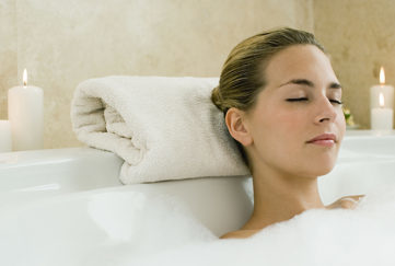 Lady relaxing in bath Pic: Istockphoto