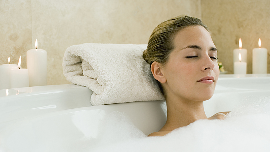 Lady relaxing in bath Pic: Istockphoto