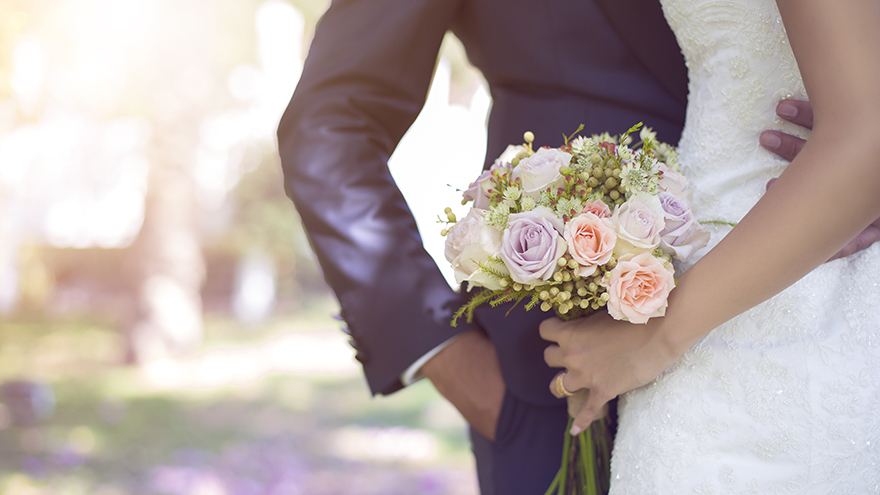 Bride holding bouquet Pic: Istockphoto