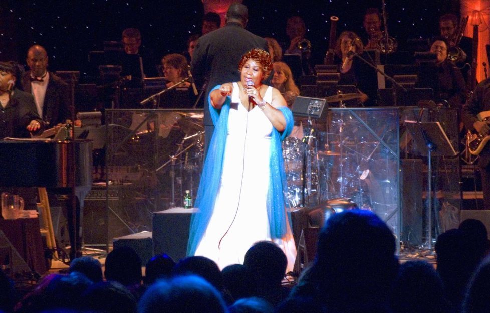 Aretha Franklin performing at the official opening of the William J. Clinton Presidential Library November 18, 2004 Pic: Rex/Shutterstock