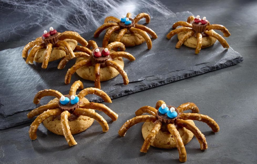 Cookies decorated as spiders