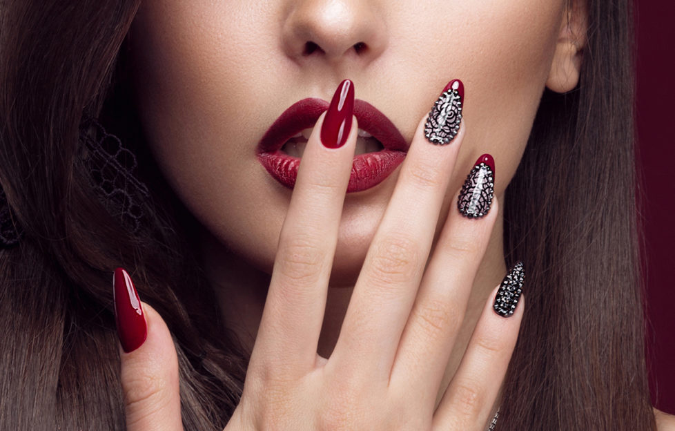 model with red nails