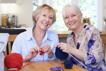 Two ladies knitting Pic: Istockphoto