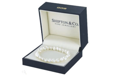 Pearl bracelet
