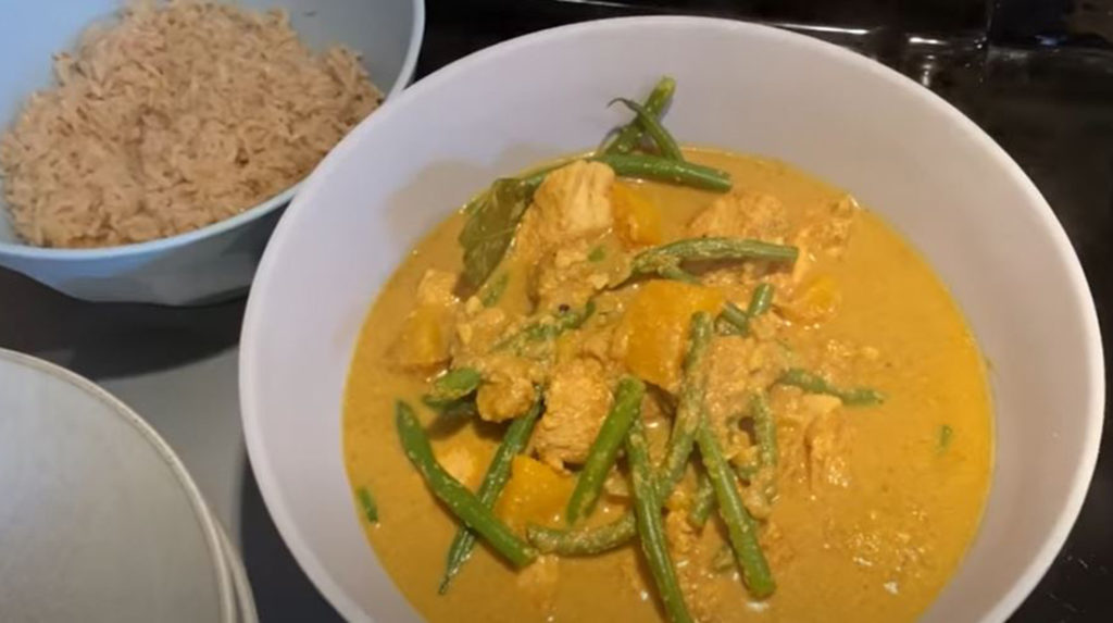 Davina's chicken curry