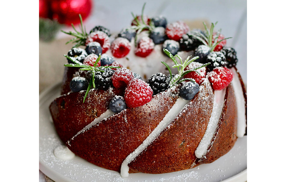 Christmas Wreath Bundt Cake - My Weekly