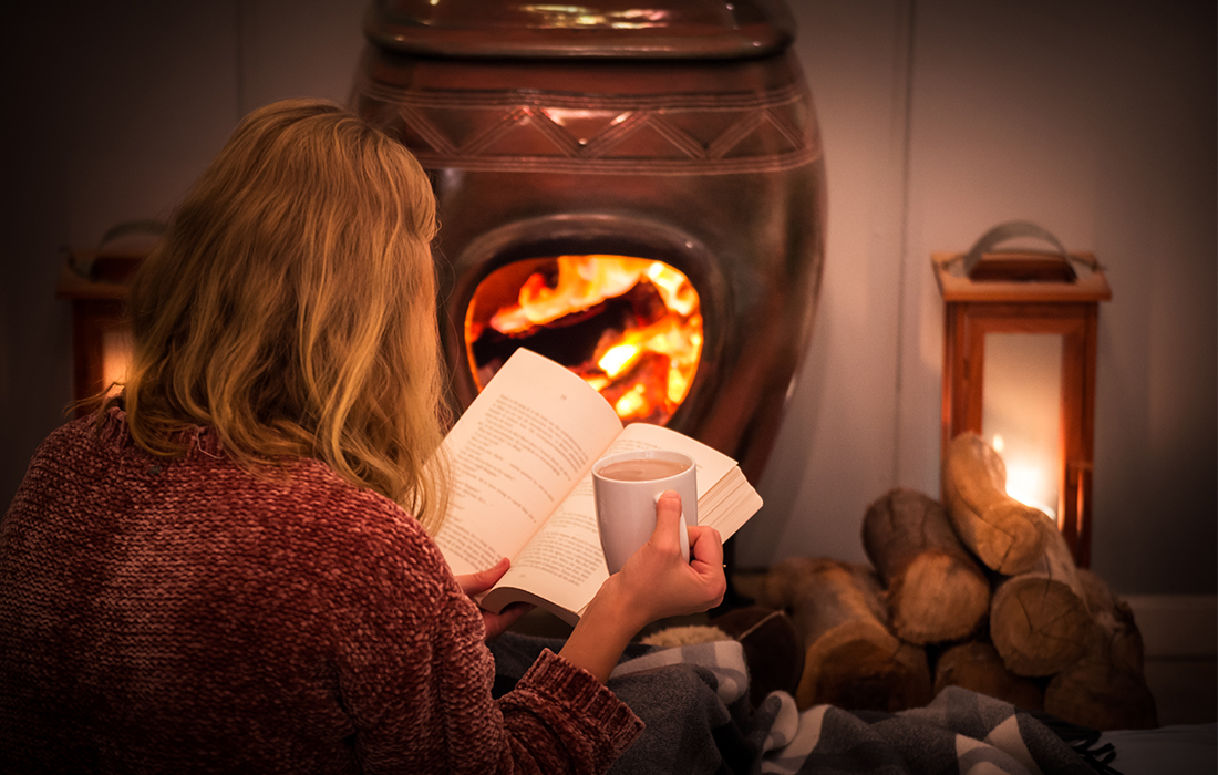 Why Being Cosy Is Good For You (And So Is Sleeping With Your Pet) - Vimarsana News