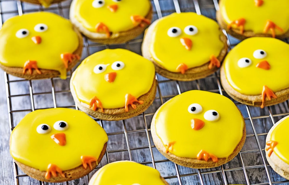 Easter biscuits with chick design