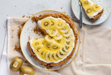 Custart tart with Kiwi fruit topping