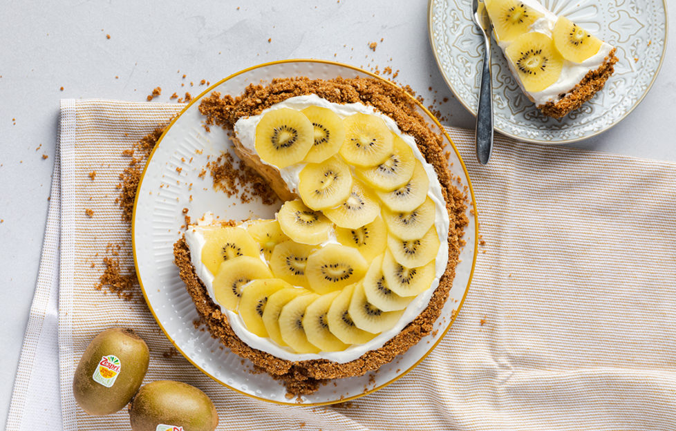 Custart tart with Kiwi fruit topping