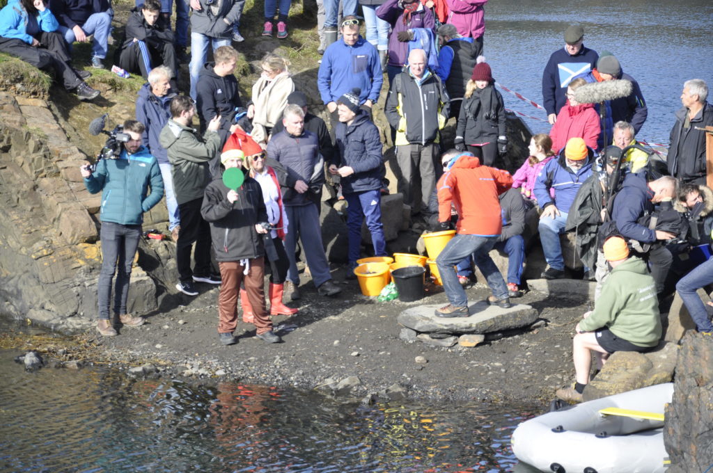 There were around 350 people who took part in the competition. 17_T39_StoneSkimming07